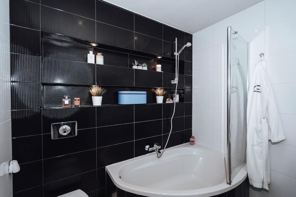 Apartament Z Widokiem Na Morze, 3 Min Ergo Arena Lägenhet *